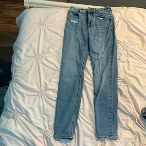American Eagle women’s jeans